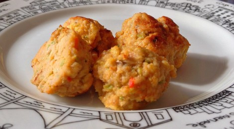 Turmeric-spiced vegetable & chicken meatballs for babies